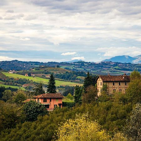 Charming Barolo Wine Loft Hotel Monforte D'Alba Bagian luar foto