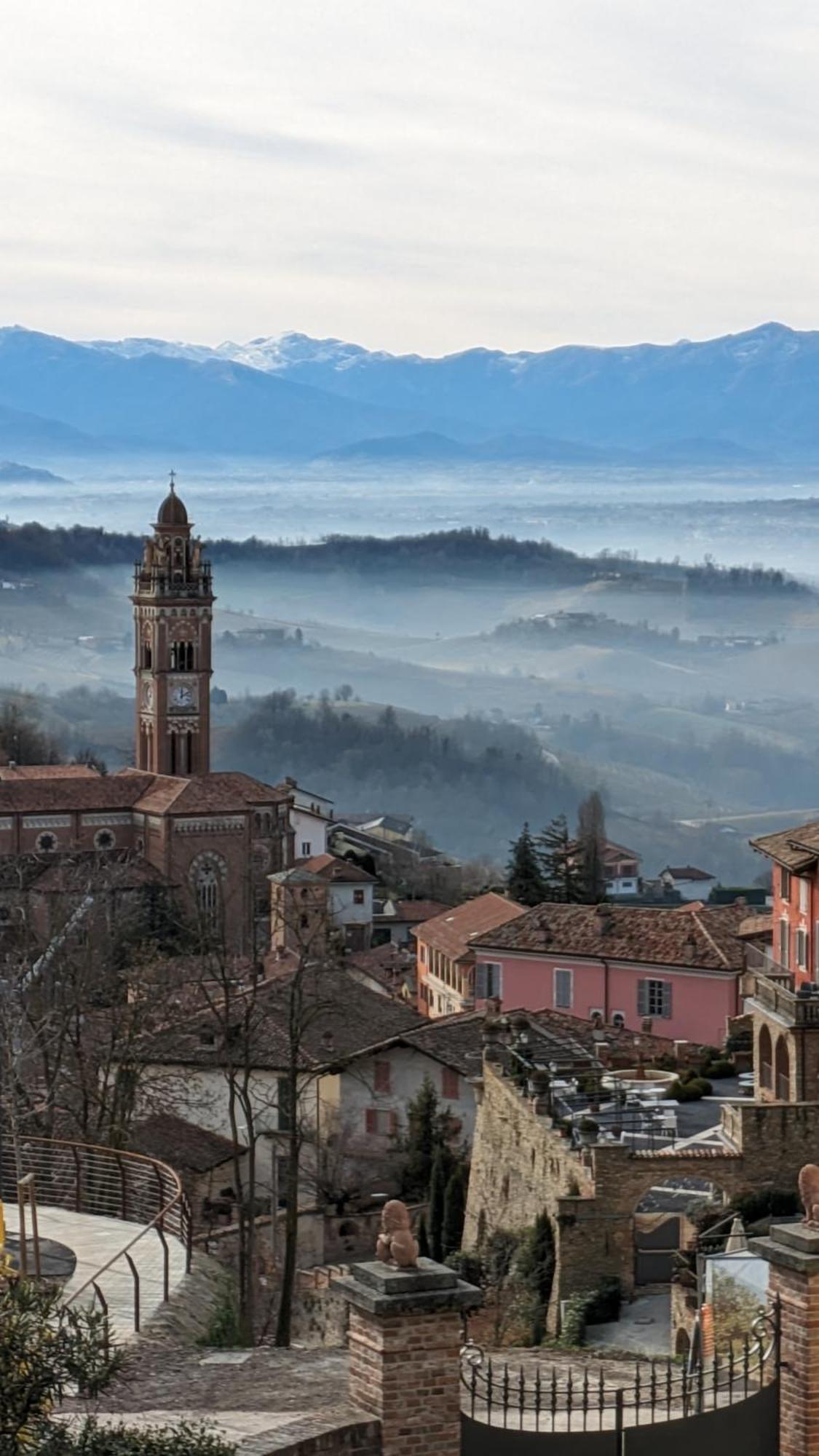 Charming Barolo Wine Loft Hotel Monforte D'Alba Bagian luar foto