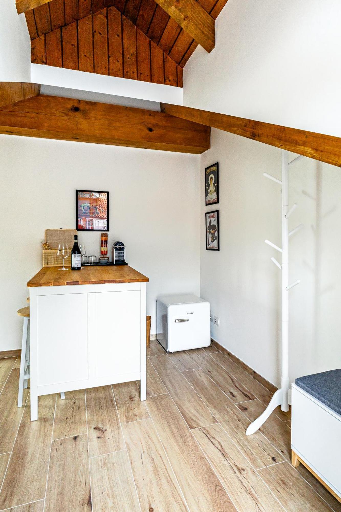 Charming Barolo Wine Loft Hotel Monforte D'Alba Bagian luar foto