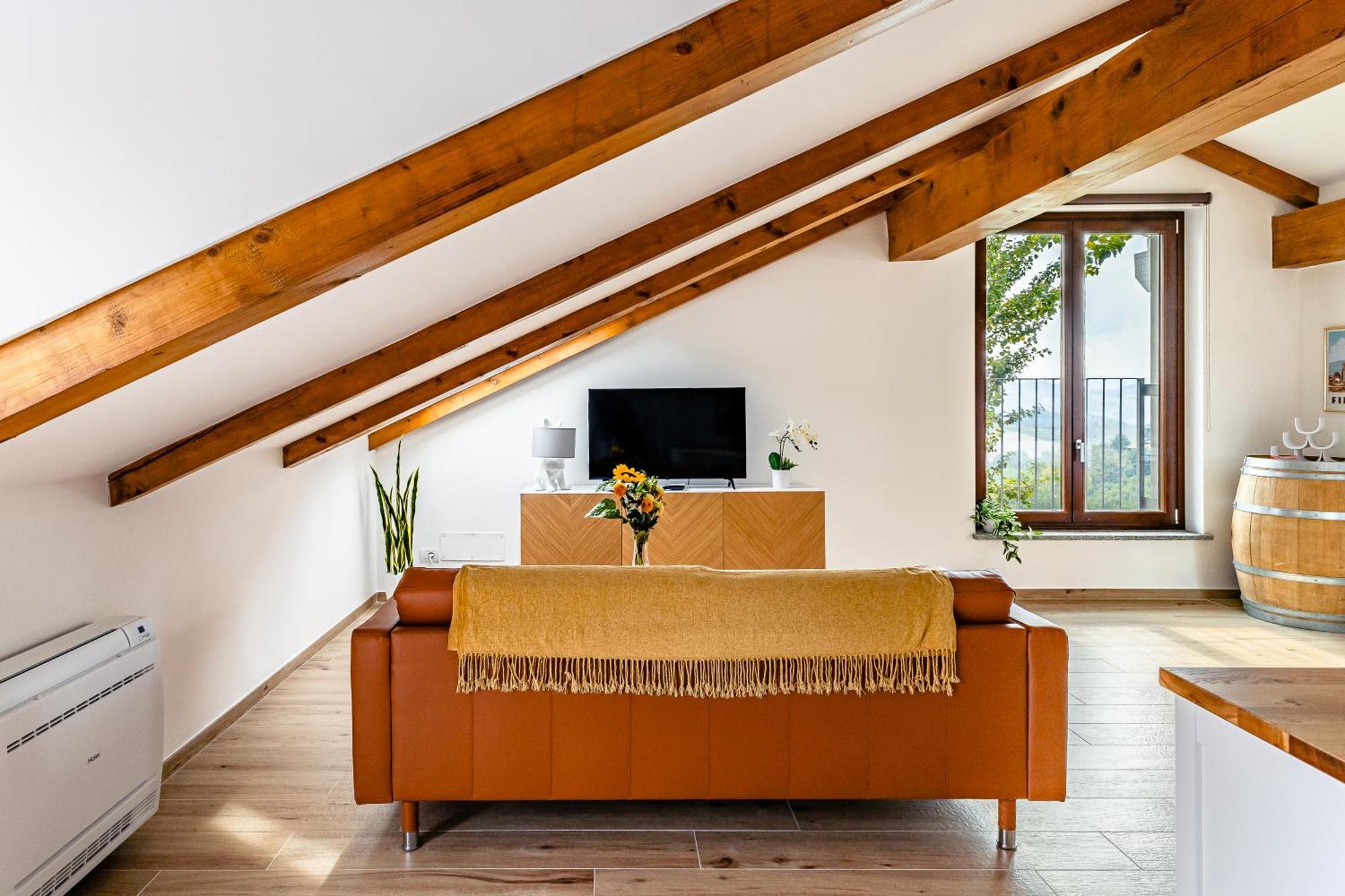Charming Barolo Wine Loft Hotel Monforte D'Alba Bagian luar foto
